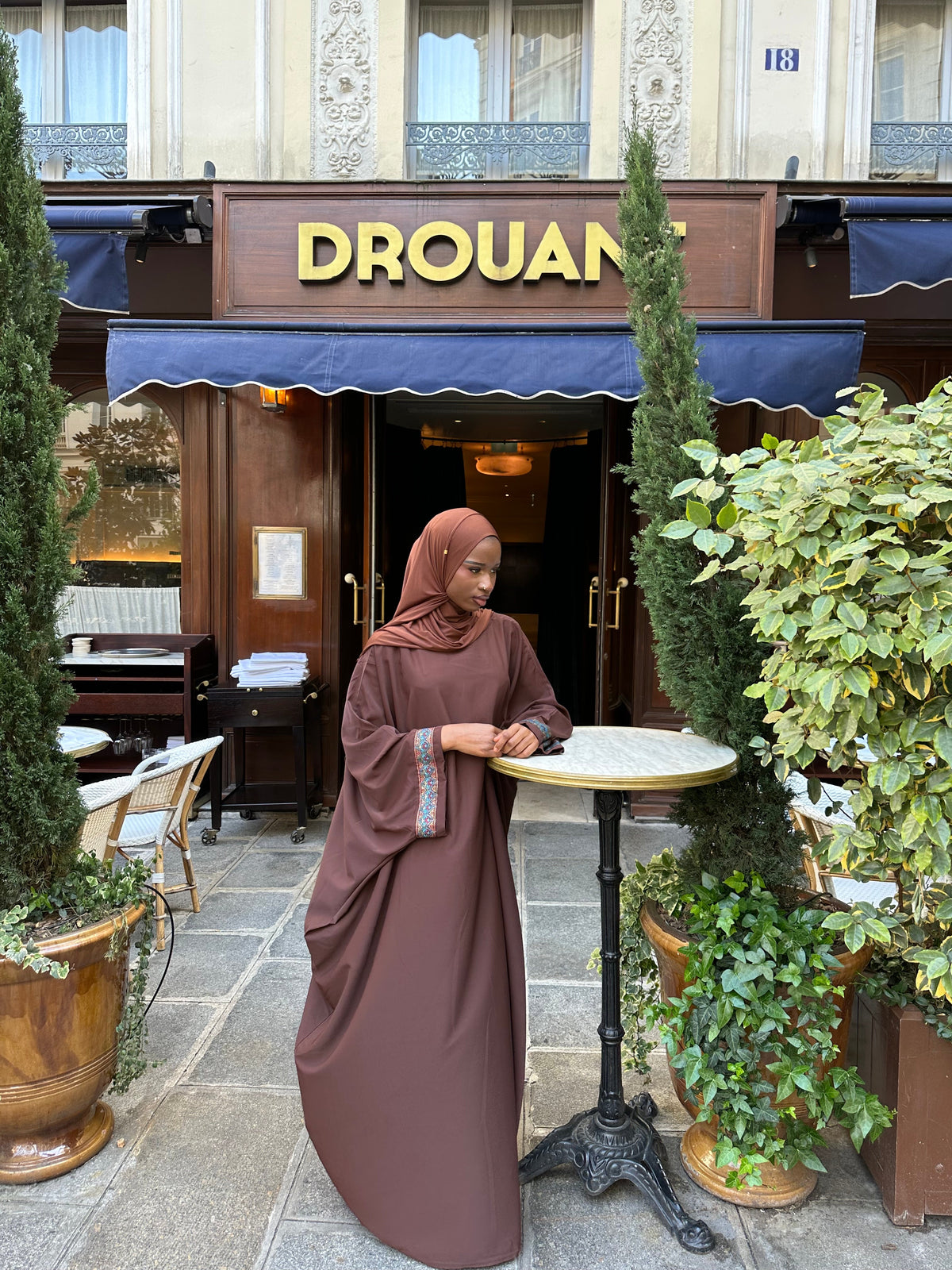 Abaya saoudienne Fanta à sfifa marocaine – Alsamnt – vue 2