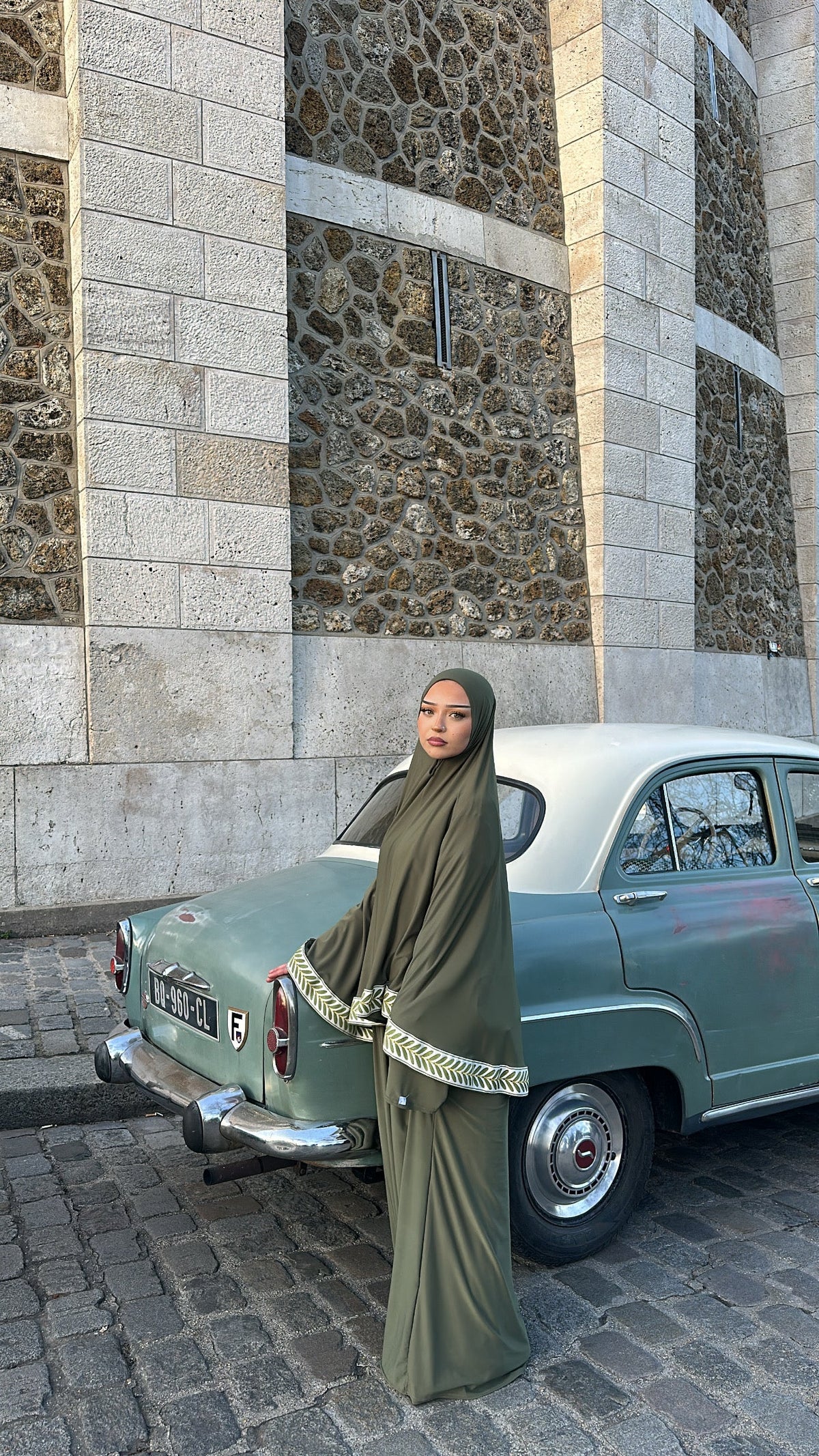 Ensemble Hayaa kaki, abaya et khimar en jersey – Alsamnt – vue 2