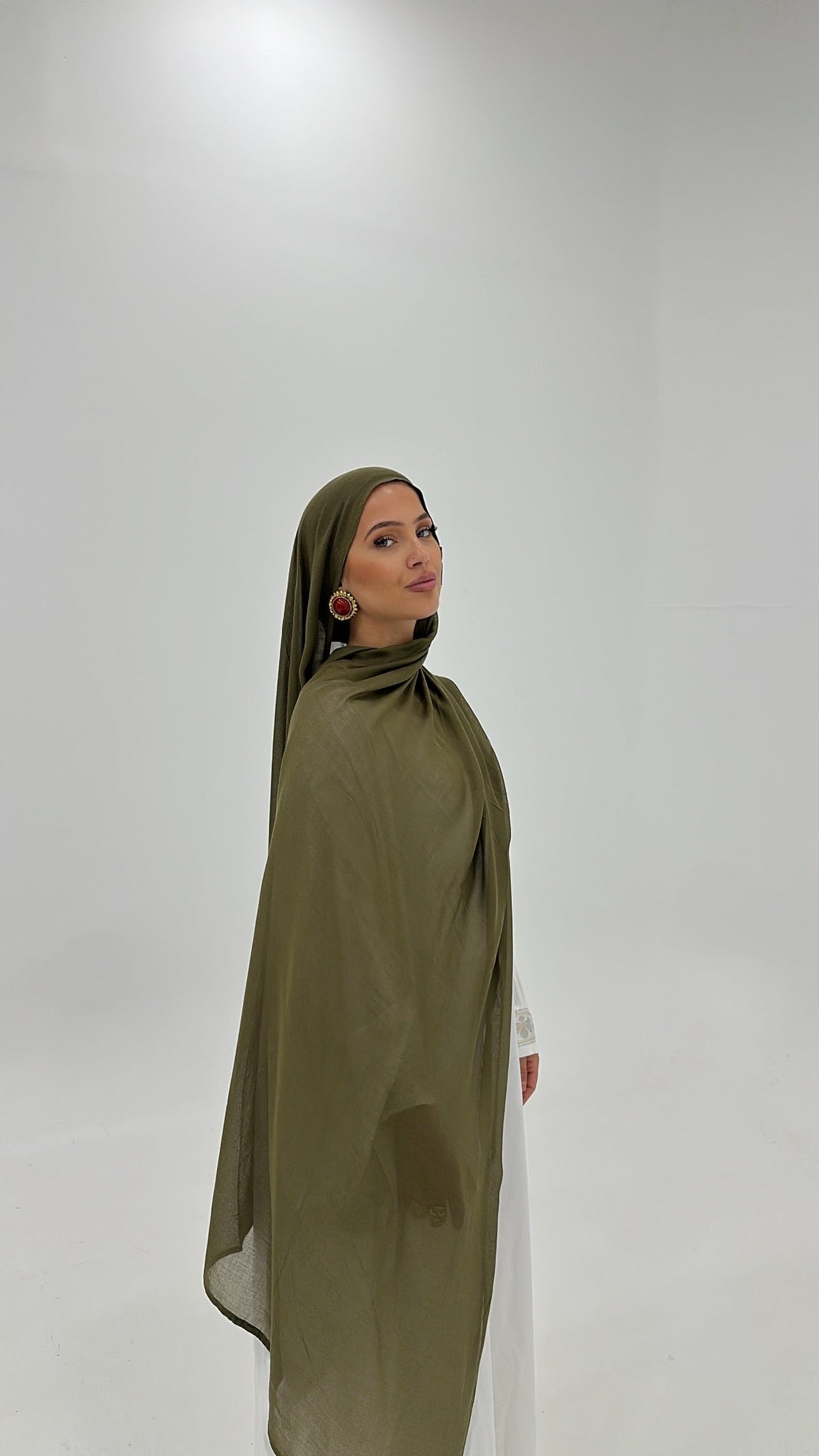Hijab en modal kaki – Alsamnt – vue 2