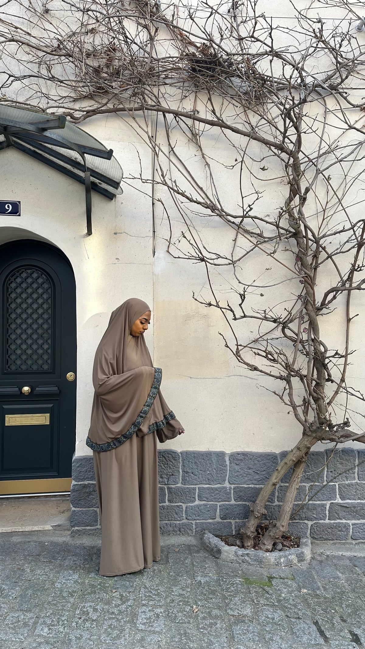 Ensemble Hayaa beige, abaya et khimar en jersey – Alsamnt