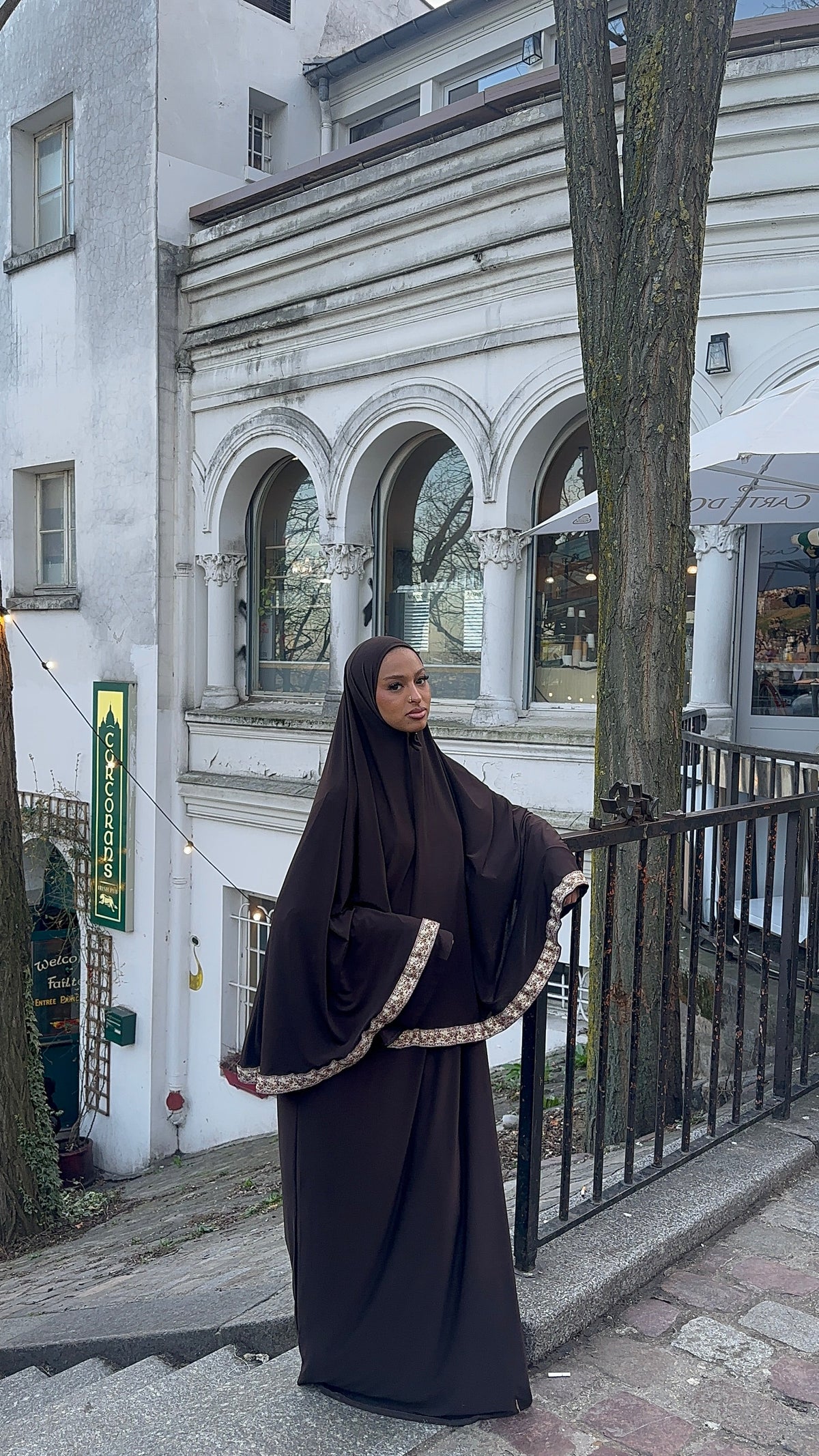 Ensemble Hayaa marron, abaya et khimar en jersey – Alsamnt – vue 4