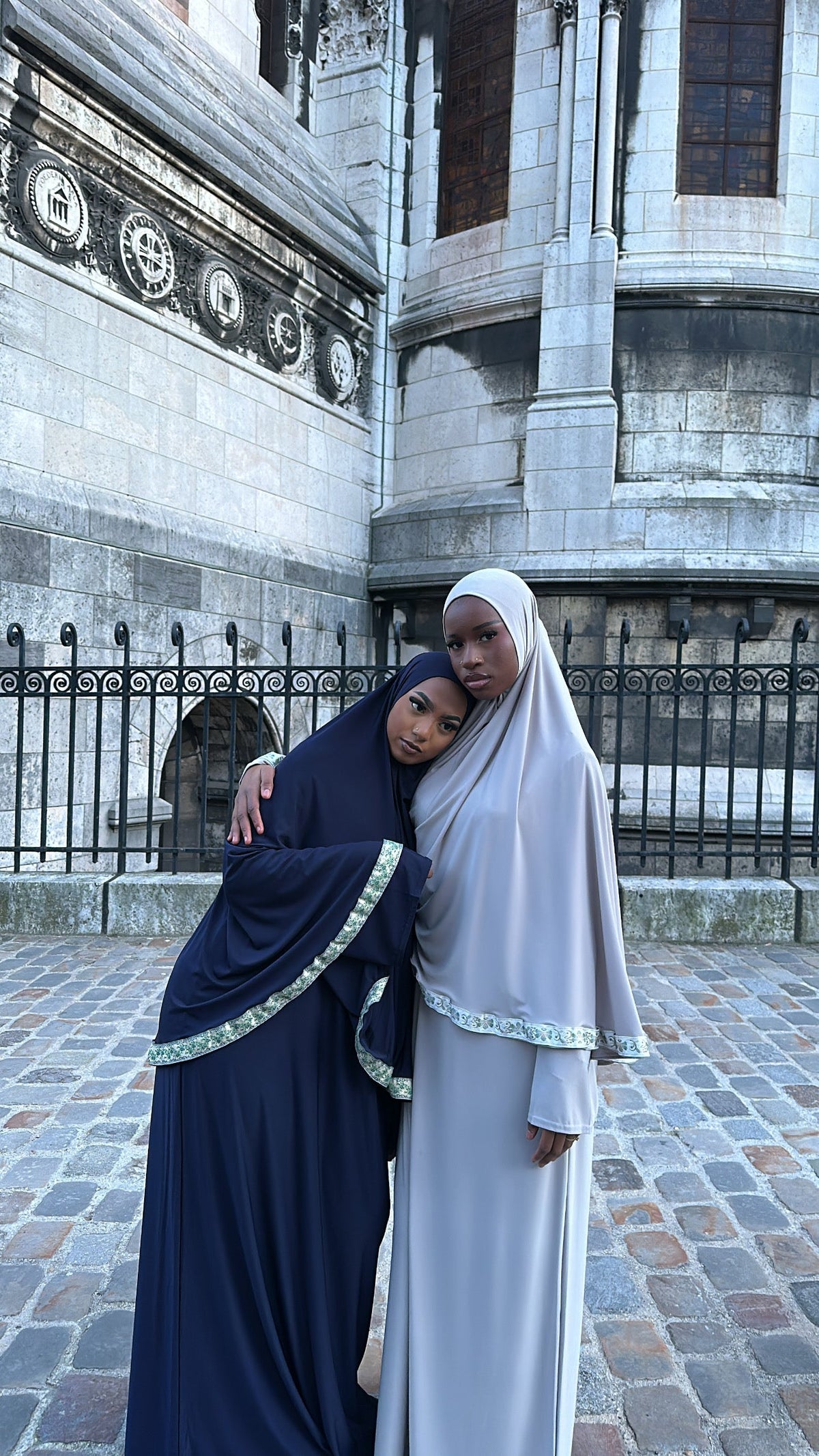 Ensemble Hayaa bleu marine, abaya et khimar en jersey – Alsamnt