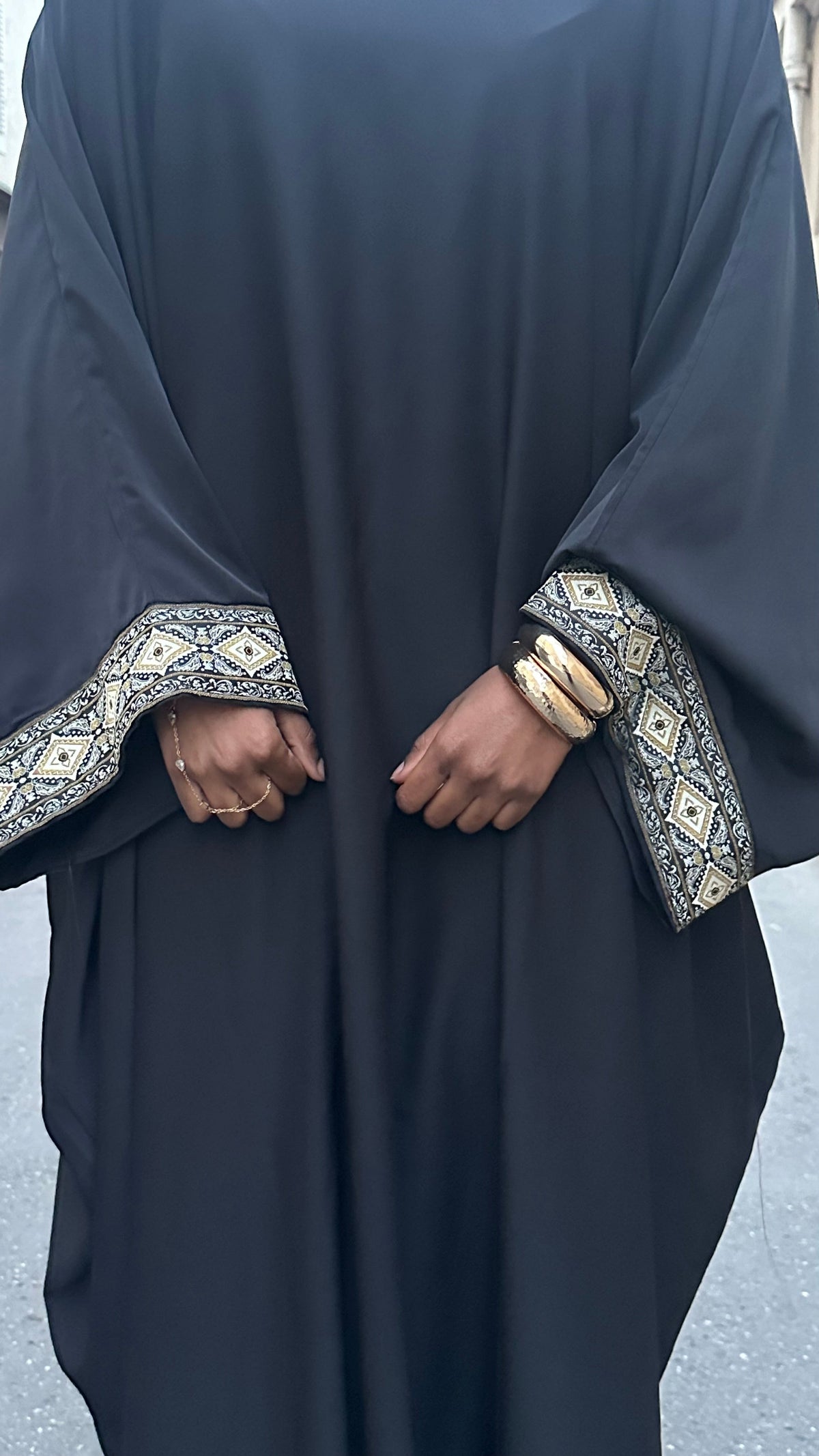Abaya saoudienne Tokyo à sfifa marocaine – Alsamnt – vue 2