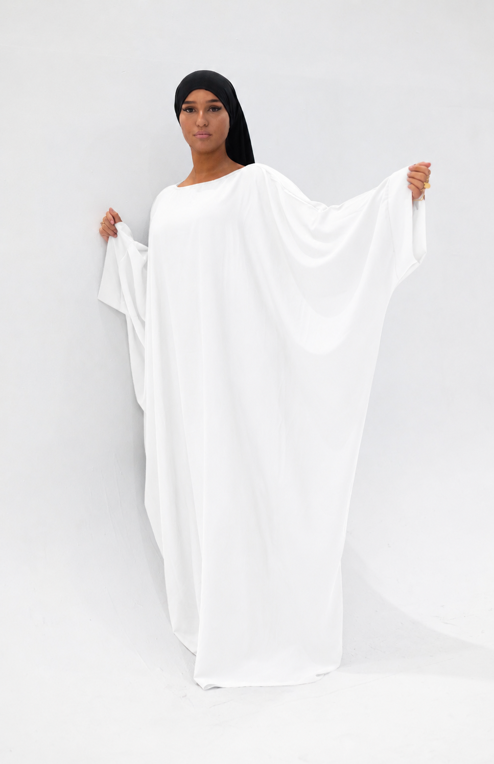 Abaya saoudienne personnalisable avec sfifa au choix – L’Atelier Alsamnt – vue 4