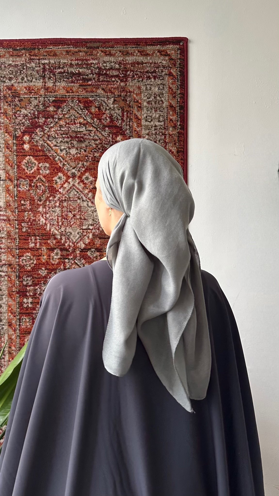 Foulard carré 90x90 gris effet coton – Alsamnt – vue 2
